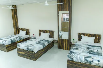 Hotel Anmol Era Отели рядом со станцией Jabalpur Jn