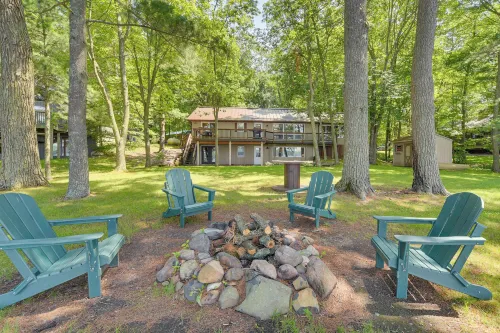 Spacious Luxury Cabin w/ Deck & Dock on Bone Lake - 3 stjerner