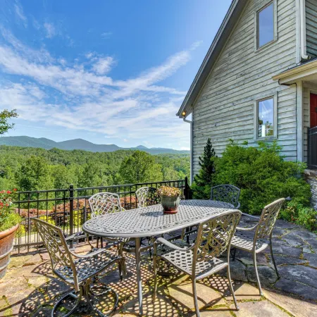 Hilltop Home w/ Panoramic Forest & Mountain Views!