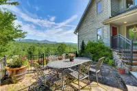 Hilltop Home w/ Panoramic Forest & Mountain Views! - 4 étoiles