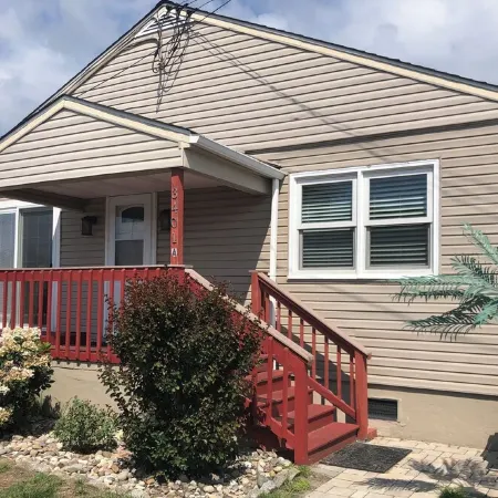 GORGEOUS BEACH HOUSE IN BRIGANTINE! ENJOY BEACH, CASINOS>BRING YOUR DOG