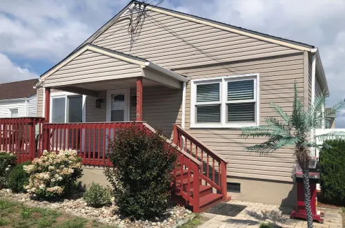 GORGEOUS BEACH HOUSE IN BRIGANTINE! ENJOY BEACH, CASINOS>BRING YOUR DOG