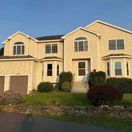 Luxury 6 Br·7 Beds·3.5 BA House in Charming Marblehead & Walkable to the Ocean