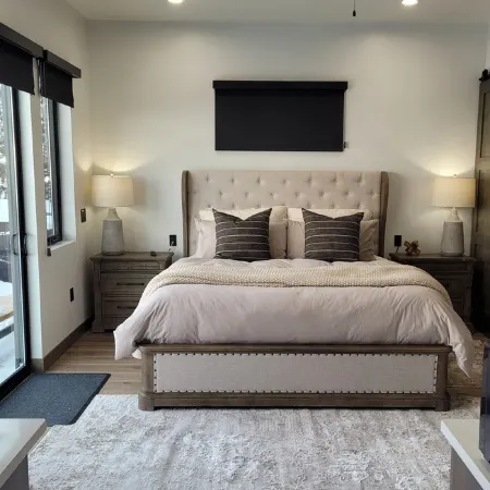 Two bedroom Luxury private suite, with your own hot tub.