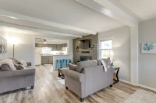 Walkable and Updated Nevada Home Family Friendly!