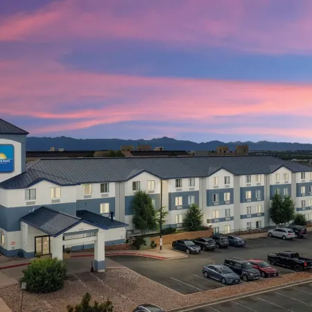 Days Inn by Wyndham Thornton