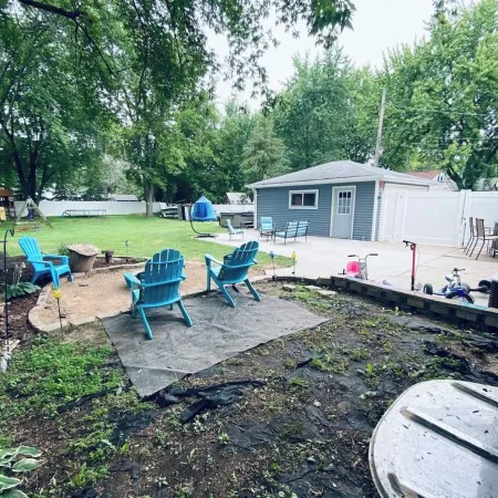 Family fun House - large fenced in backyard, Theater, Bean bag Lounge