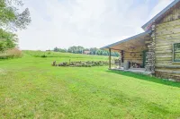 1800s Romantic Cabin! Fireplace and 3 Jacuzzi Tubs