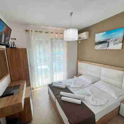 Brian Hotel Rooms