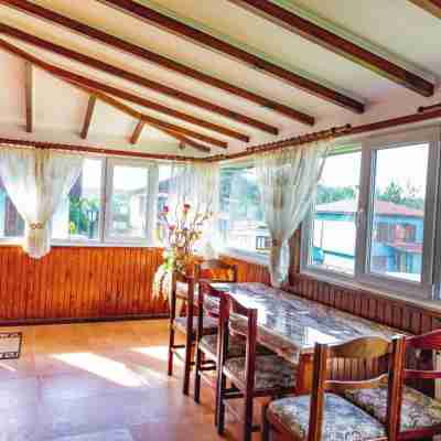 奇戈夫查克的舒適別墅度假屋 Dining/Meeting Rooms