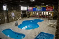 Econo Lodge Inn & Suites Brookings - Pool