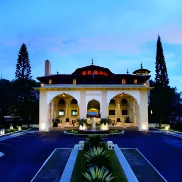 Monopoli Hotel Bukittinggi