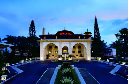 Monopoli Hotel Bukittinggi Hotel a 