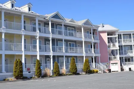 Sunset Bay Villa 315-WATERFRONT! Pool and Fishing Dock