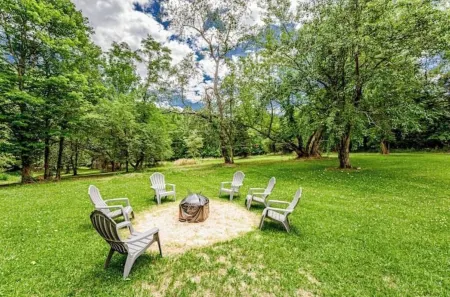 Tatum’s Retreat -SAUNA- Hiking-Wineries- Unit B