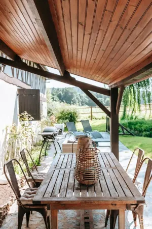 Le Domaine de la Source Отели в г. Пендепи