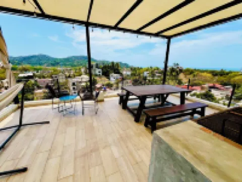 Huge Suite!! King Bed, A/C, Saltwater Pool, Fast Wifi, Mountain Views -"Sol"