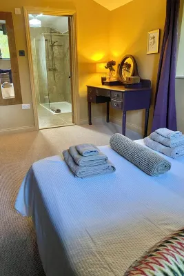 Linden House at Walnut Farm, Kingscote, Cotswolds Các khách sạn ở Tetbury