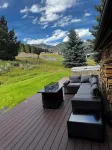 Freshly remodeled 3 bedroom condo with private hot tub!!
