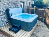 5 Bed Barn Conversion - with private hot tub!