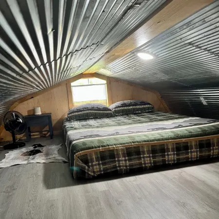 Fox Pen CabinsCabin #2Not friendly for street bikes…Pet-Friendly