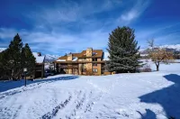 Mountain Adventure Getaway- Cozy 2-room condo in Eden with WiFi and washer/dryer