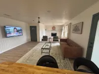 Charming Newly renovated 4-bedroom 2Bath bungalow in Old Midland Texas