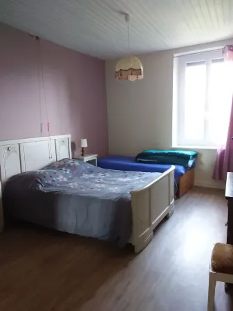 Location Vacances Appartement Dans Maison Village. Au Pays des Raspes du Tarn Отели в г. Сен-Виктор-Э-Мельвьё