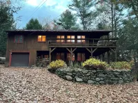 Cozy Home with Lake Sunapee Access 2 Min Walk / 7 Mins to Mount Sunapee Hotel a Newbury