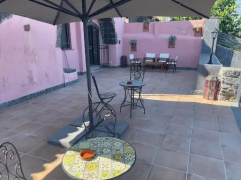 Cosy and Character-Filled Studio Apartment with Pool Near Beaches Taormina Etna