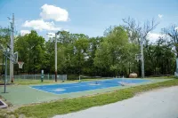 Oakridge Oasis Hotels in Fidelity