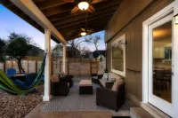 Pool+HotTub+Firepit+Grill+Billiards+MiniGolf+PS4