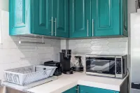 LeLuxe Cedar Valley Suite A Hotels in Osbourn