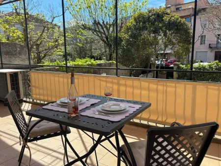 La Suite Grégoire for a stay of culture, history and Provençal tastes Отели рядом с достопримечательностью «Региональный природный парк Люберон»