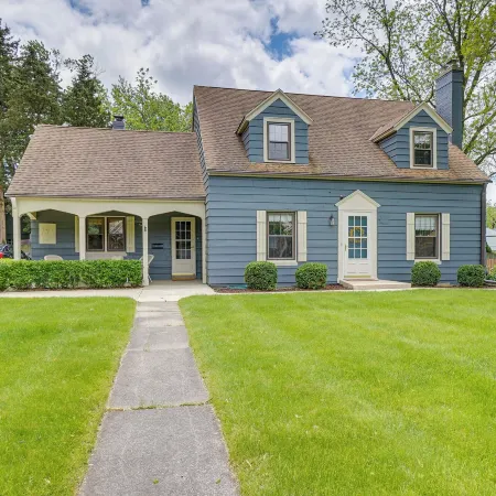 Walkable Thiensville Retreat Near Hiking!