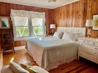 Oceanfront 5 bedroom in Nags Head, NC Outer Banks. Art lovers home. - 4 tähden