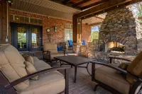 Large 5-bedroom house with WiFi, salt water pool, pool table and shuffle board!