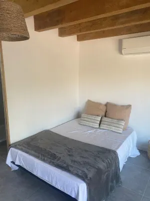 Studio au Porte de la Camargue Abbaye de Saint-Gilles附近的飯店