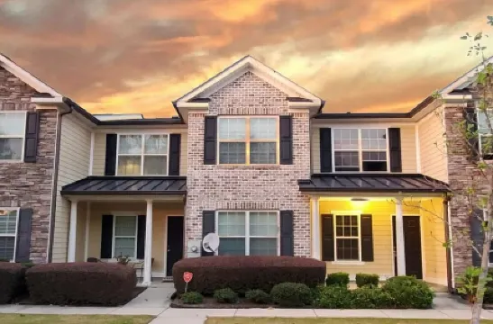 3 BR/3 BA Cozy Townhome - 3 Miles from the Masters