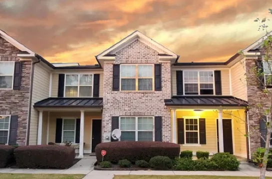 3 BR/3 BA Cozy Townhome - 3 Miles from the Masters