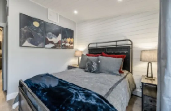 Entire Remodel 2023,180 Steps to Ski School & Gondola, 2BD/2BA,1 parking space!