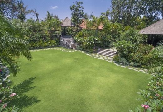 타바난 7BR 빌라의 전용 풀장