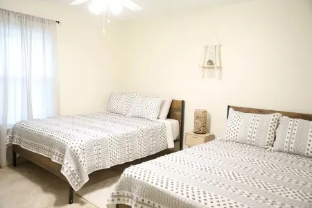 Boho Dreamy Condo for 8 Guests! Отели рядом с достопримечательностью «Pharr Vanguard Academy Nature & Birding Center»