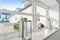 Luxury 3 Bedroom Cottage with Garden, Private Courtyard, in the heart of Killin. - 4-Star