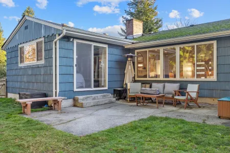 Charming Family-Friendly Home Just Minutes from the Beach!