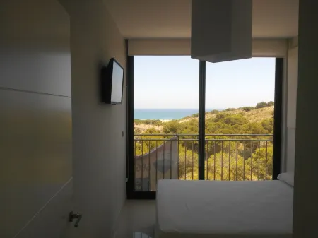 Beautiful New Styled Department in front of Sea with Solarium and Jacuzzi