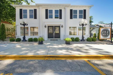 The Commercial Hotel