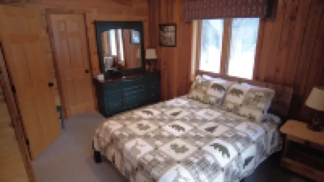 Snowy Summit Ski Chalet- Where Mountain Memories Begin