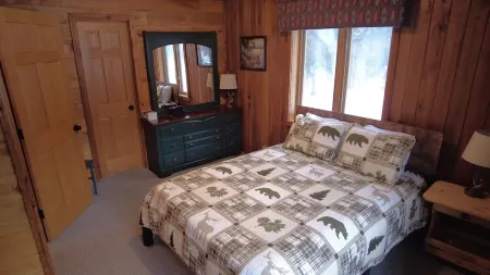 Snowy Summit Ski Chalet- Where Mountain Memories Begin