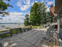 LAKEFRONT HOME w BEACH @ HIGGINS LAKE! Hotels in Gerrish Township